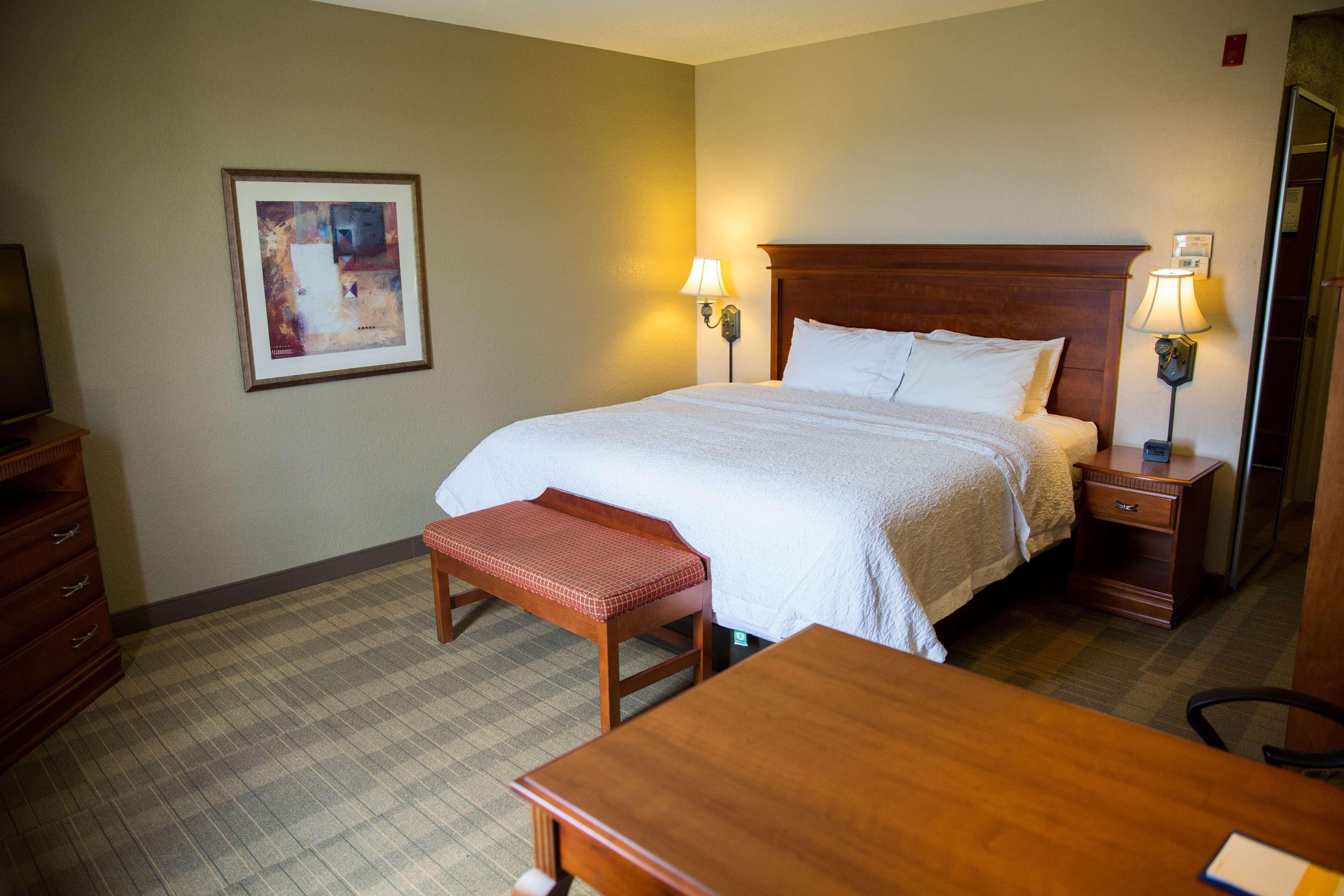 Hampton Inn & Suites Mccomb Exterior photo