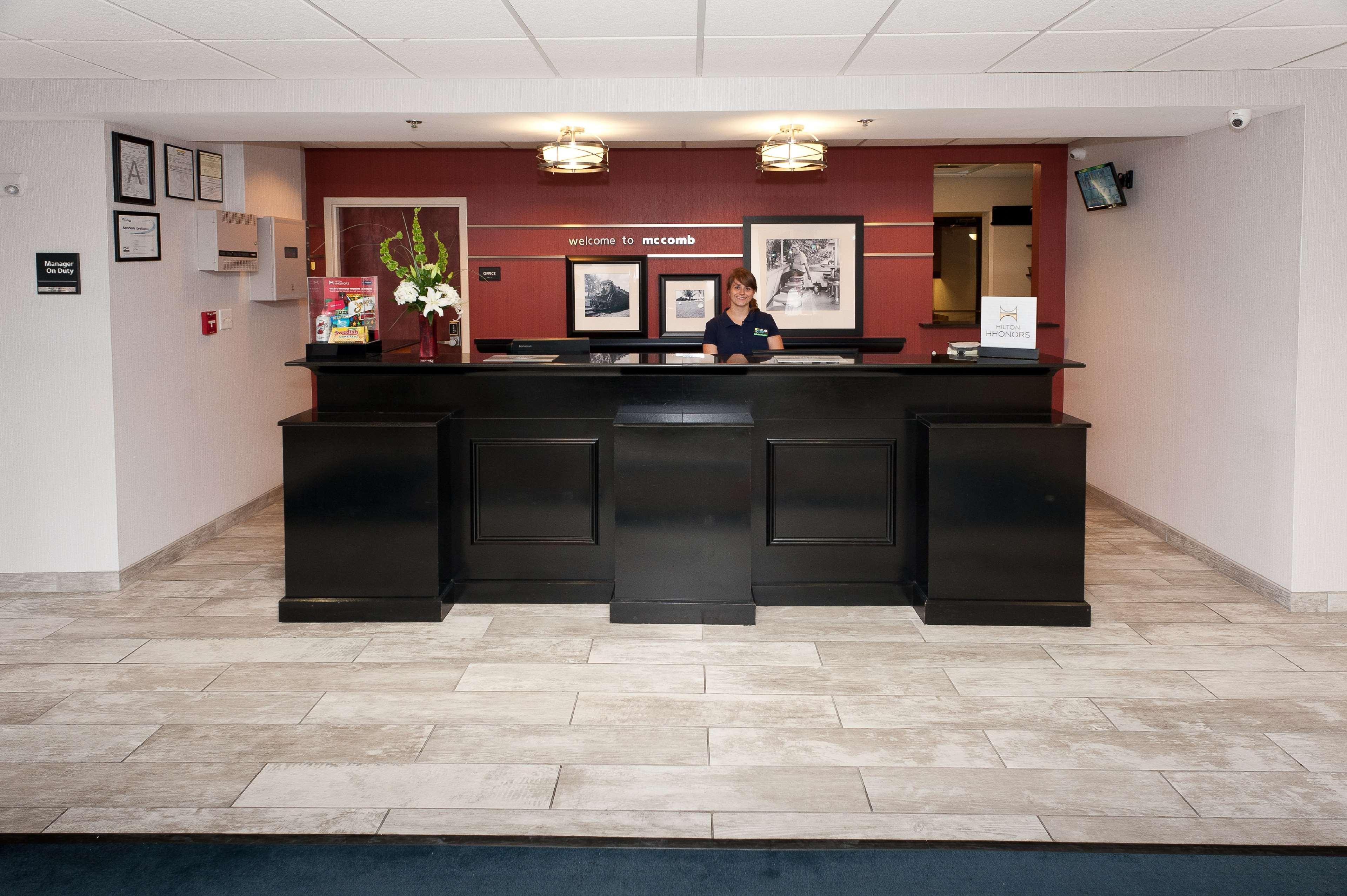 Hampton Inn & Suites Mccomb Exterior photo