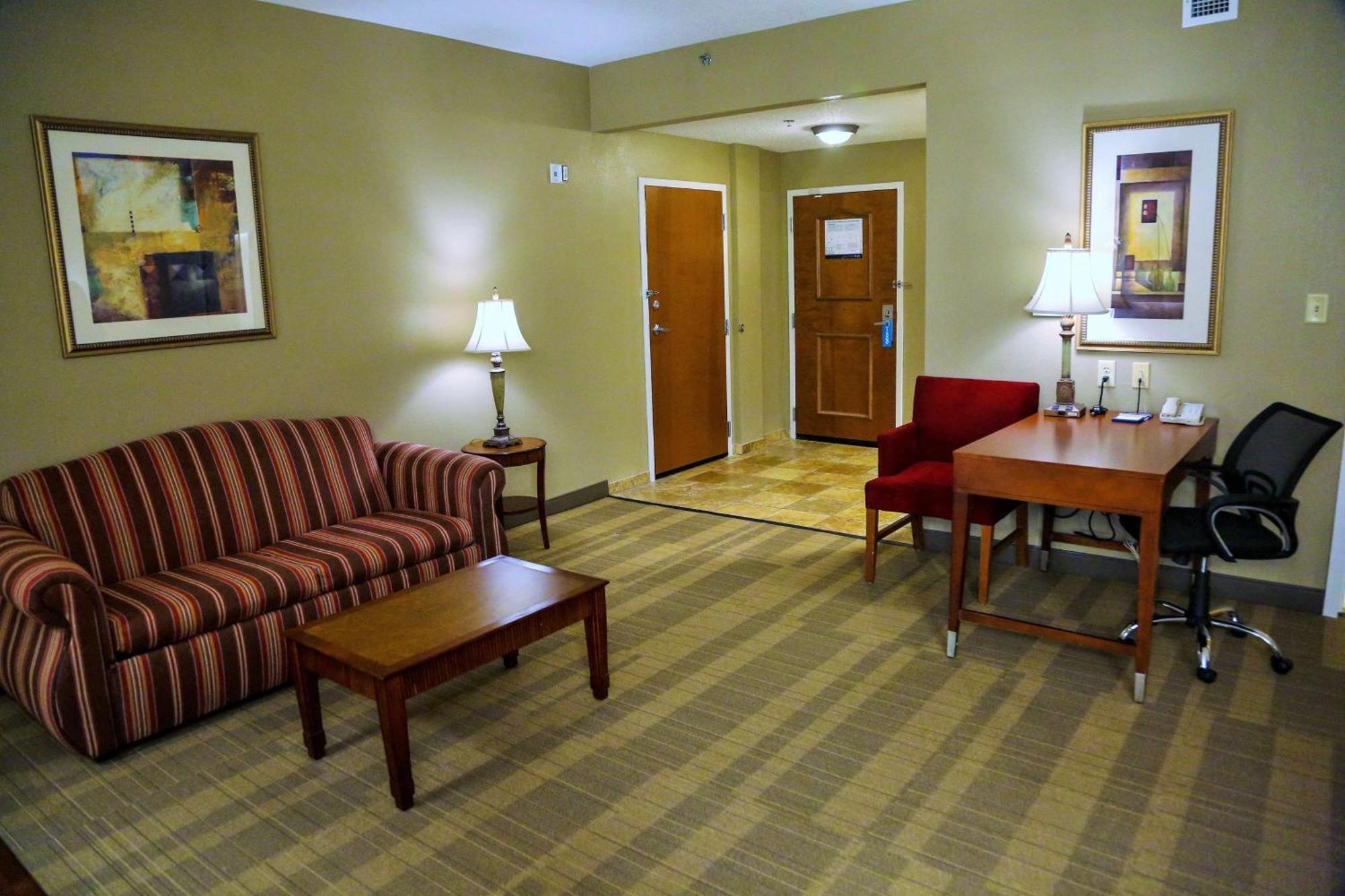 Hampton Inn & Suites Mccomb Exterior photo