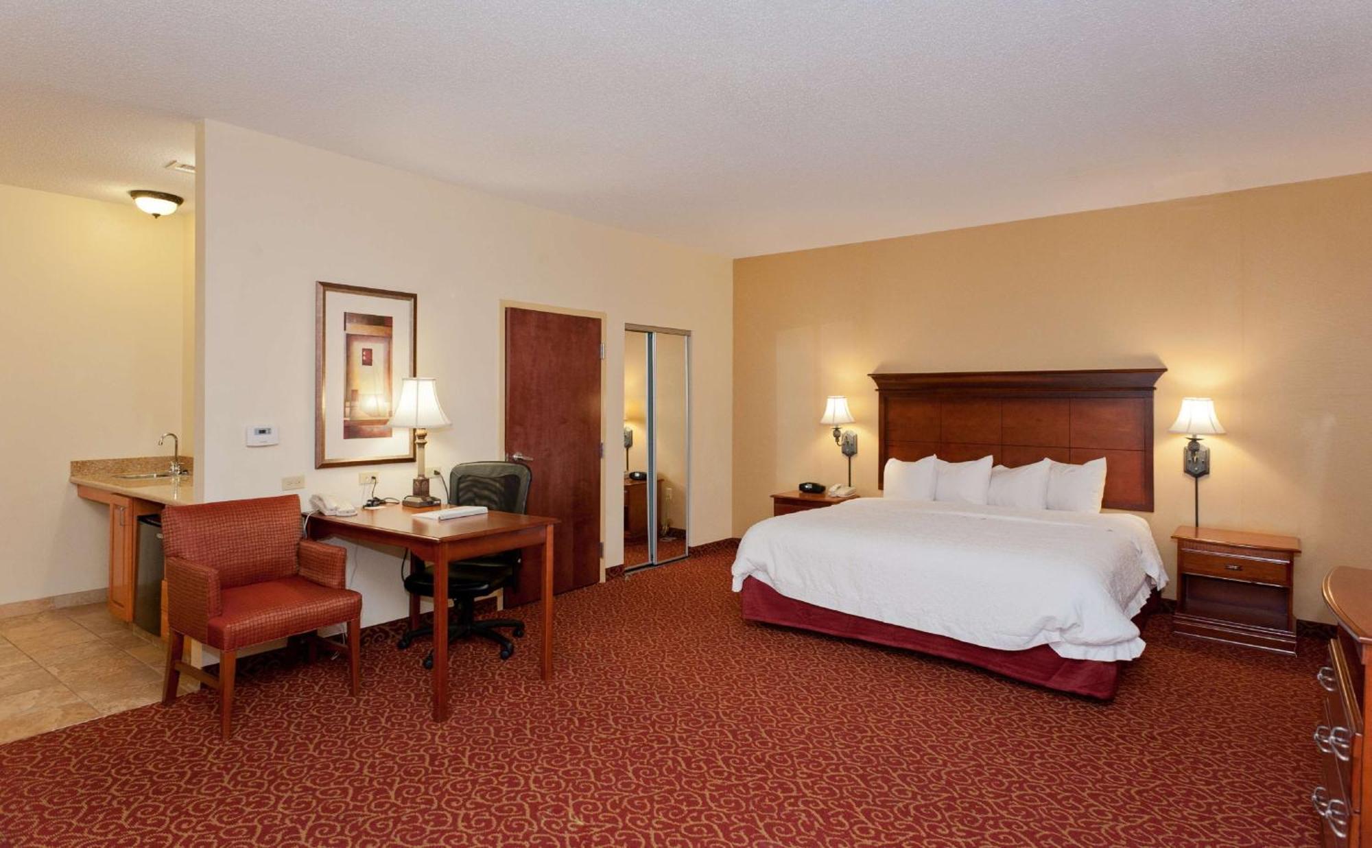 Hampton Inn & Suites Mccomb Exterior photo